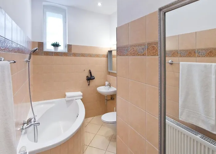 Апартаменти Pulse Lu With Parking, & Pier 600m *