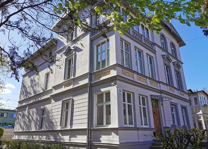 Апартаменти Pulse Lu With Parking, & Pier 600m *